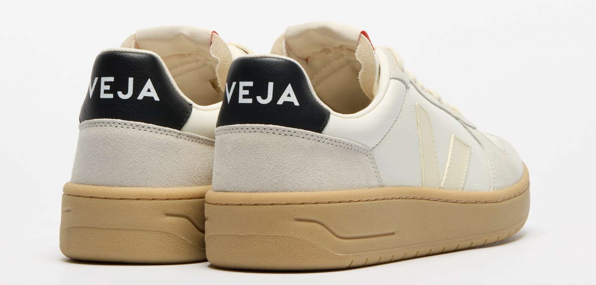 VEJA- V-82 LEATHER PURE CALCAIRE BLACK [平行進口]