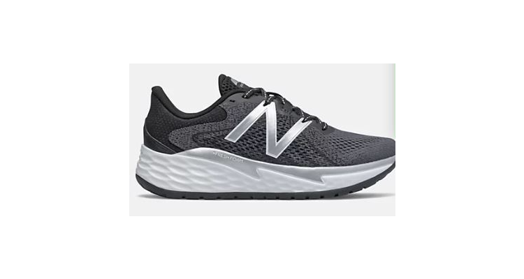 New Balance Fresh Foam 女士運動鞋