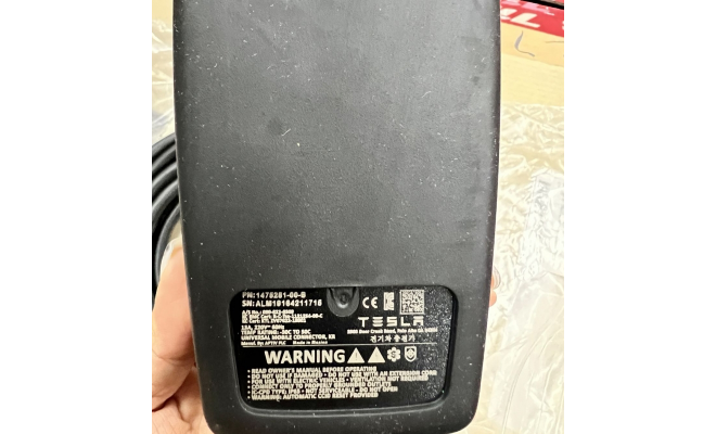 全新原廠 Universal Mobile Connector 13A 220V 147528100B for Tesla Model S X 3 充電器 差電線 叉電