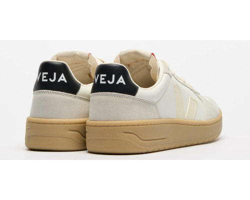 VEJA- V-82 LEATHER PURE CALCAIRE BLACK [平行進口]